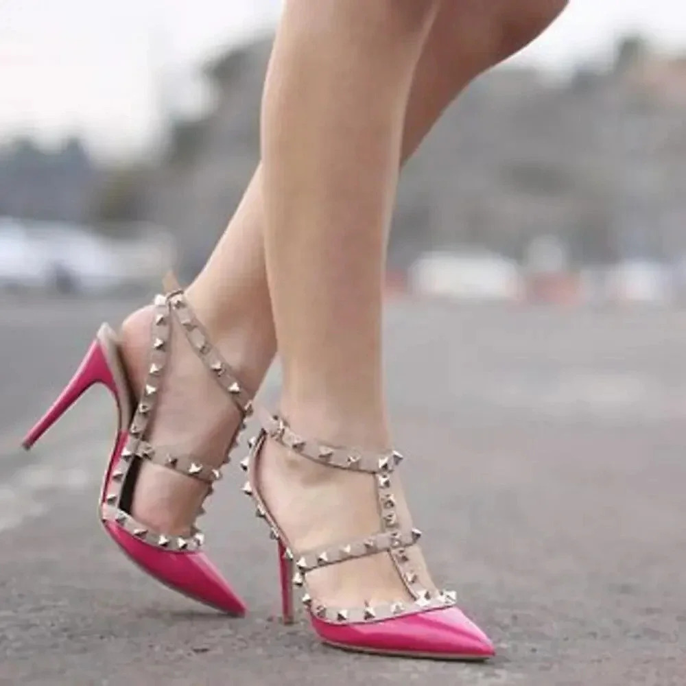 Valentino Garavani Leather Rockstud Sandals Pink Size 6.5